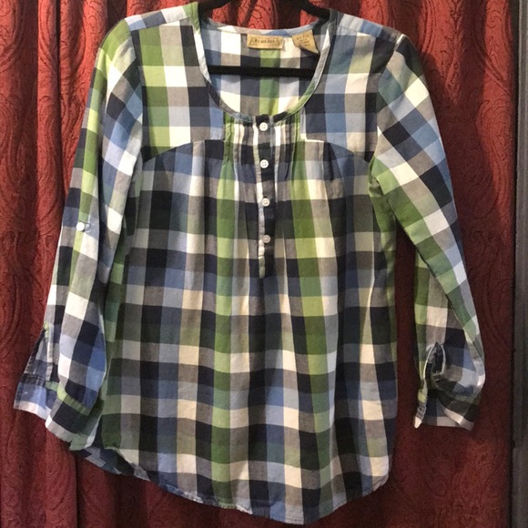 Super adorable and soft Art & Soul plaid shirt - Picture 1 of 3